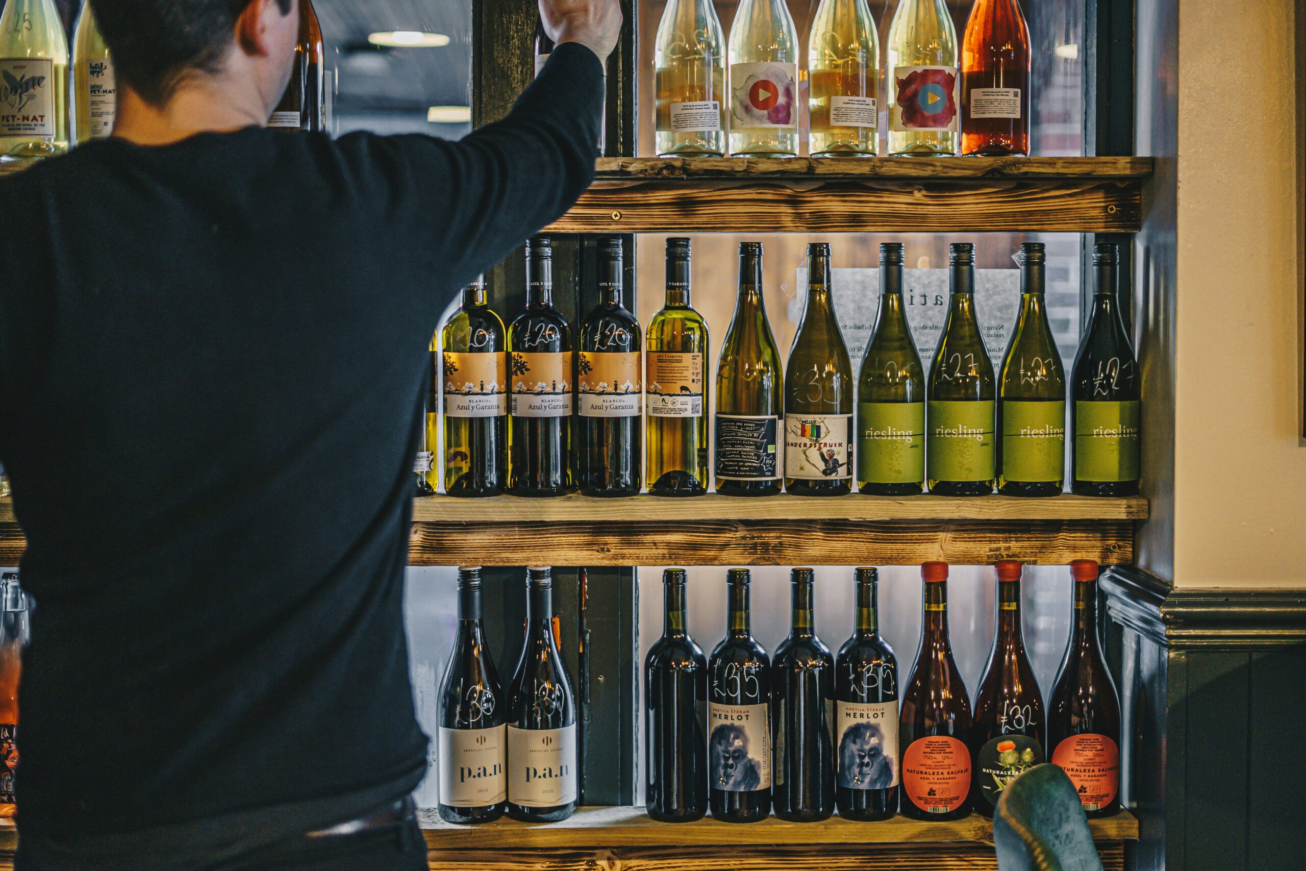 Si të zgjidhni verën franceze të duhur midis qindra etiketave të Bordeaux dhe Burgundy.